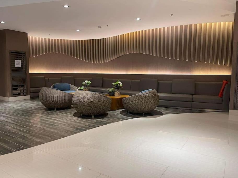 Shore 1 & 3 Residences Moa 1Br With Balcony By Darpm Манила Экстерьер фото
