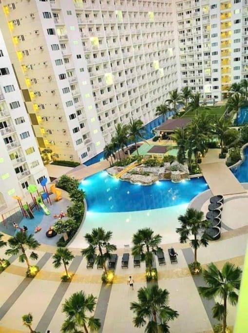 Shore 1 & 3 Residences Moa 1Br With Balcony By Darpm Манила Экстерьер фото